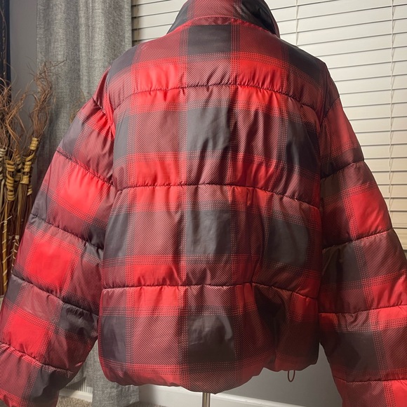 Old Navy Red and Black Plaid Puffer Jacket size L - Picture 5 of 6